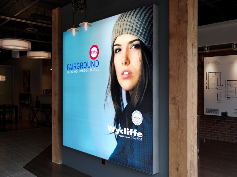 Wall mounted LED lightbox